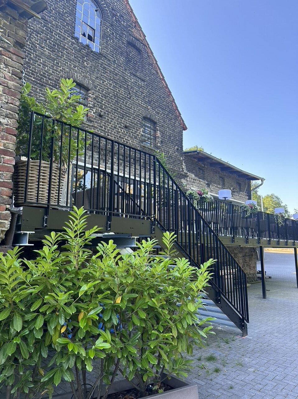 Balkonanlage 18m x 12m